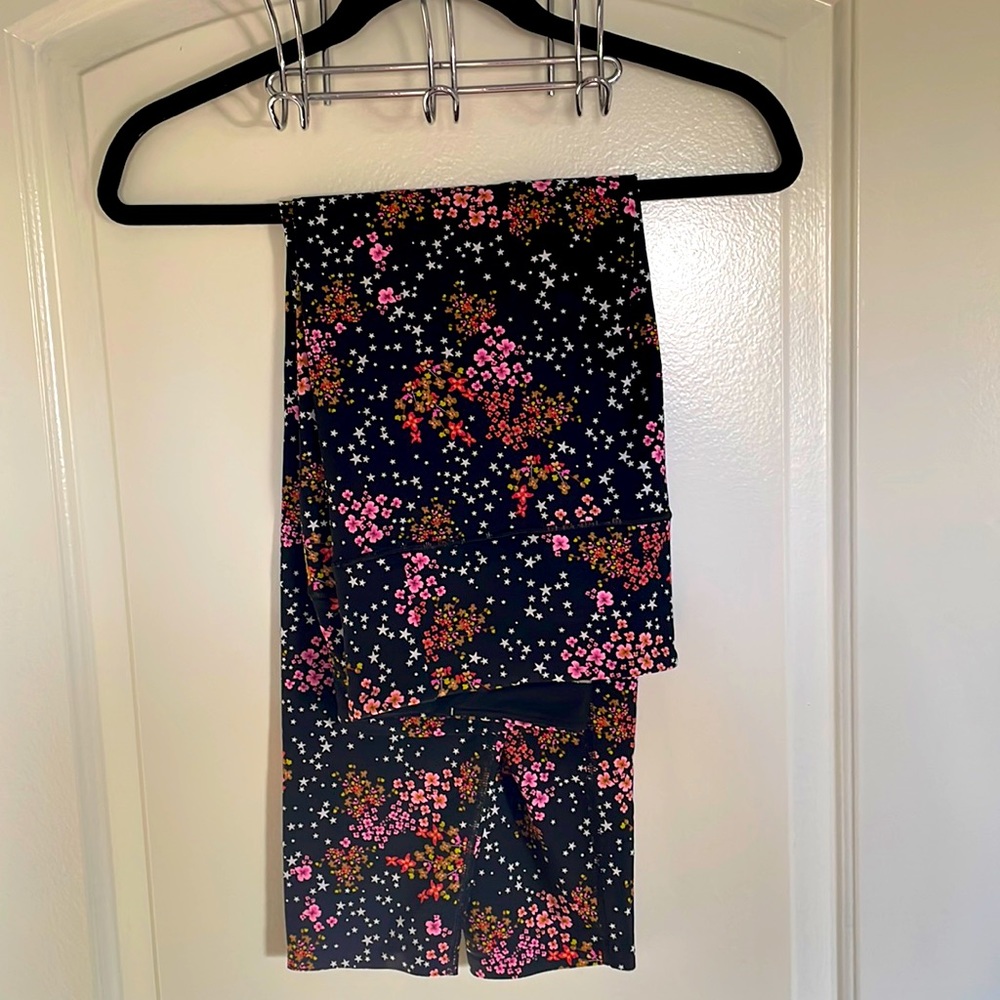 Victoria’s Secret sport crop leggings